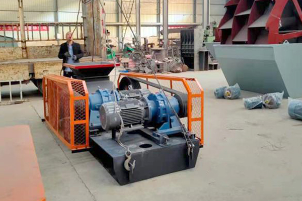 對輥破碎機(圖6) 對輥破碎機(圖6)