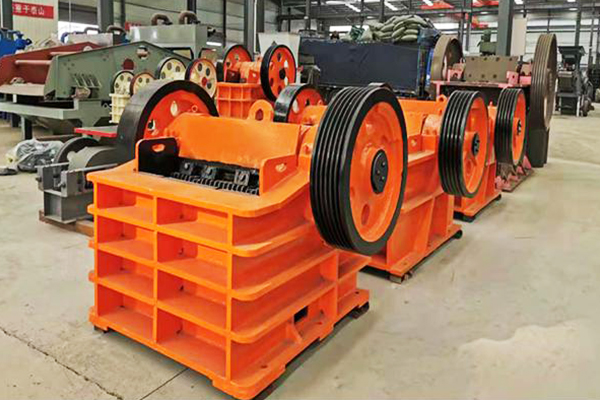 鄂式破碎機(jī)(圖4) 鄂式破碎機(jī)(圖4)